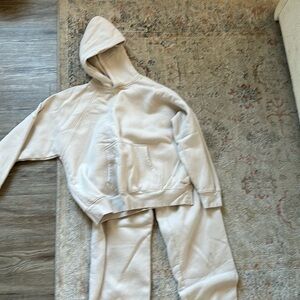 Aritzia sweatset